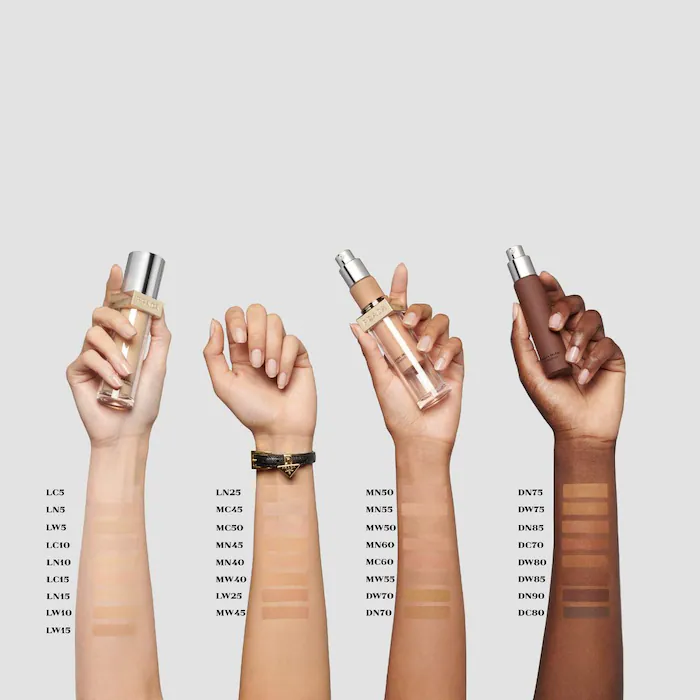 Reveal Skin-Optimizing Soft Matte Foundation