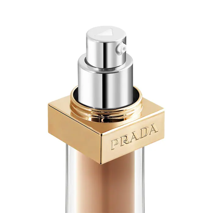 Reveal Skin-Optimizing Soft Matte Foundation